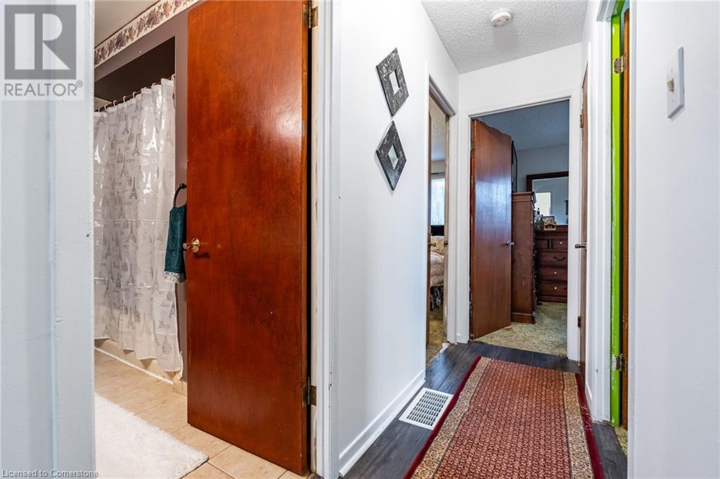 97 Guildwood Drive, Hamilton, Ontario  L9C 6S3 - Photo 24 - 40747515