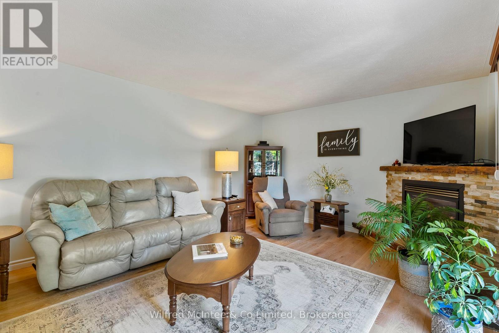 30 Geeson Avenue, Brockton, Ontario  N0G 2V0 - Photo 21 - X12259783