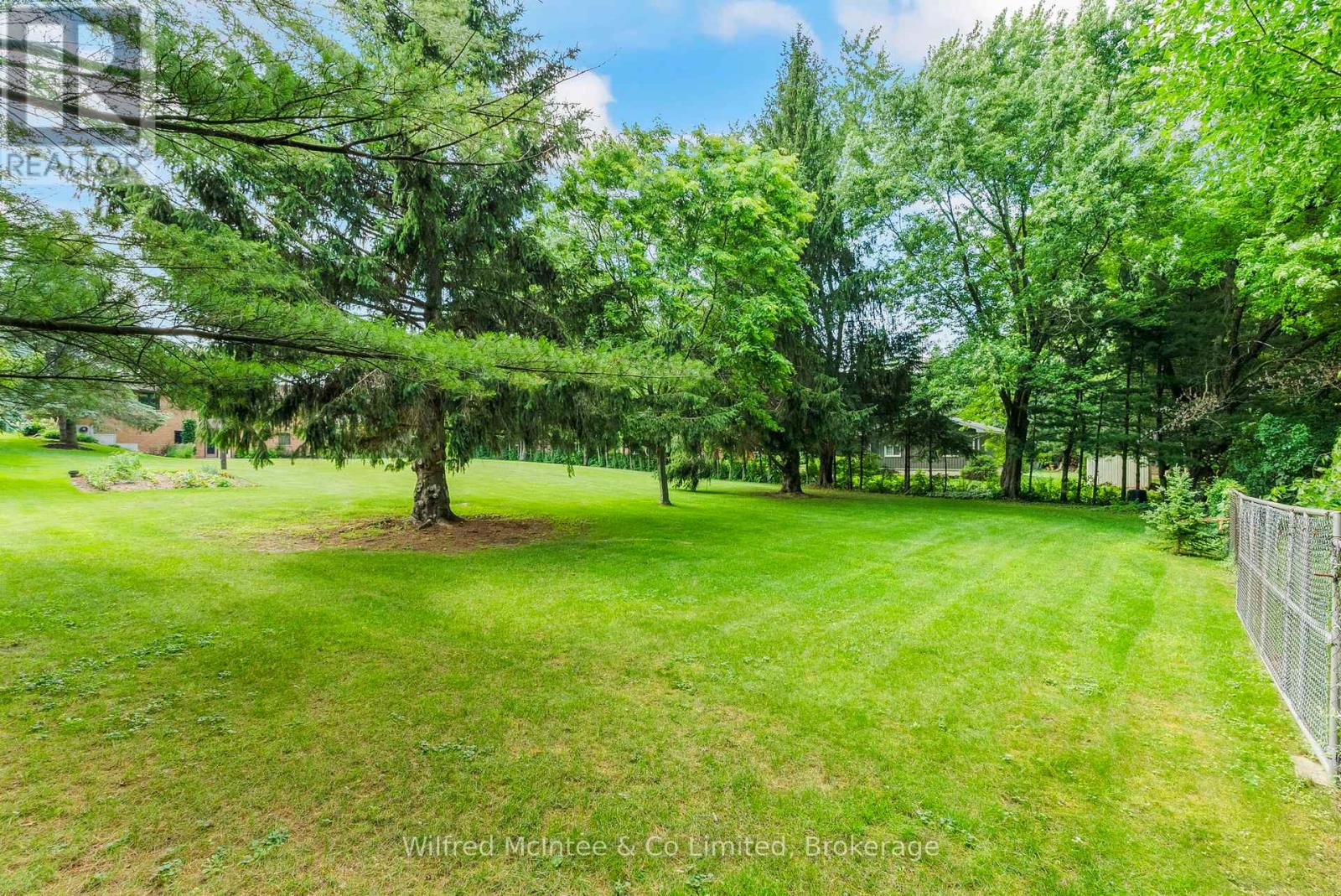 30 Geeson Avenue, Brockton, Ontario  N0G 2V0 - Photo 9 - X12259783