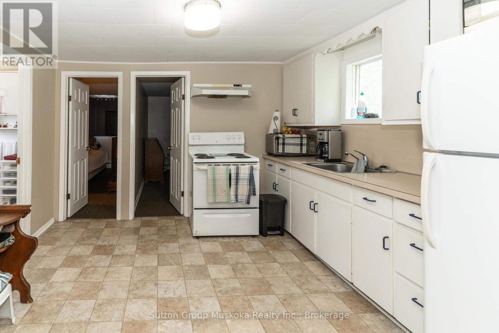 6 Chaffey Street, Huntsville, Ontario  P1H 1K7 - Photo 22 - X12259812