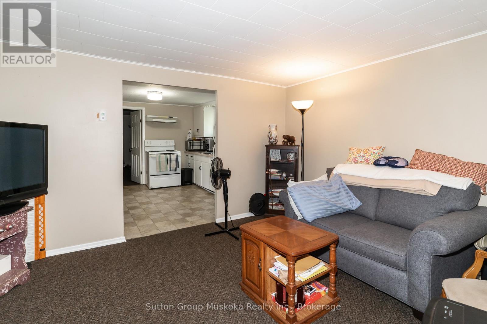 6 Chaffey Street, Huntsville, Ontario  P1H 1K7 - Photo 26 - X12259812