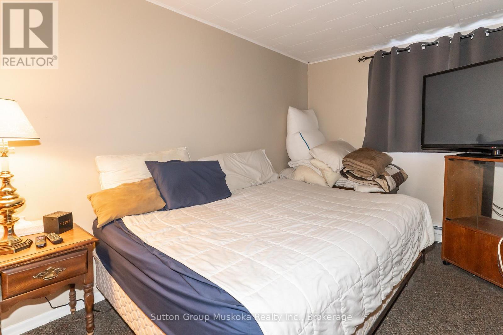 6 Chaffey Street, Huntsville, Ontario  P1H 1K7 - Photo 27 - X12259812