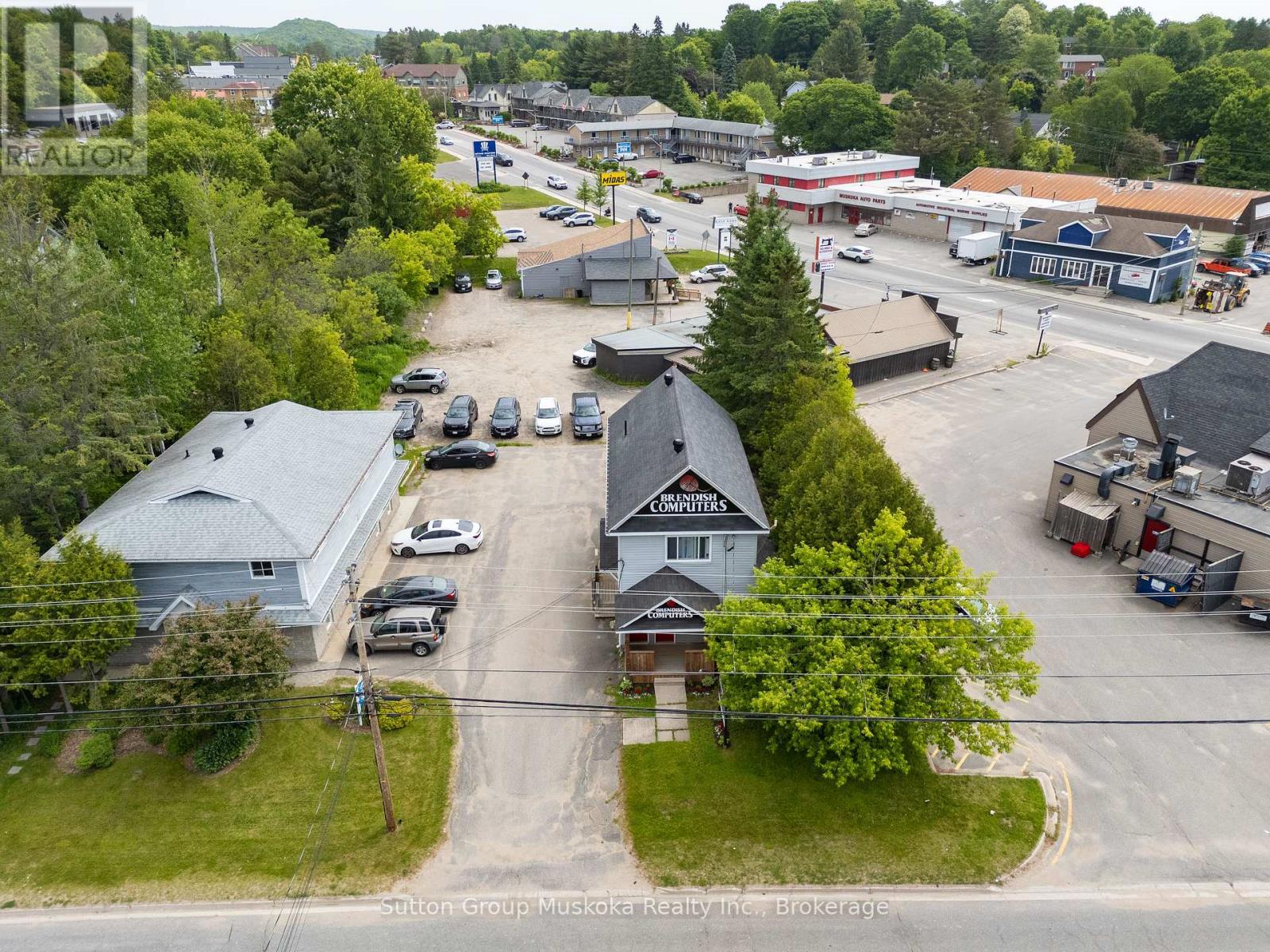 6 Chaffey Street, Huntsville, Ontario  P1H 1K7 - Photo 4 - X12259812