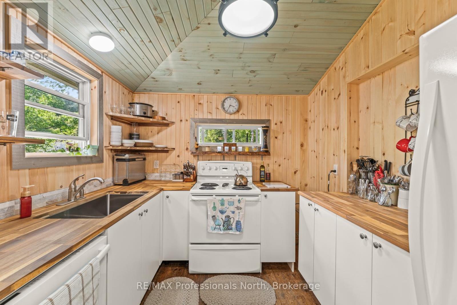 1053 Cutler Road, Muskoka Lakes, Ontario  P0B 1M0 - Photo 9 - X12259983