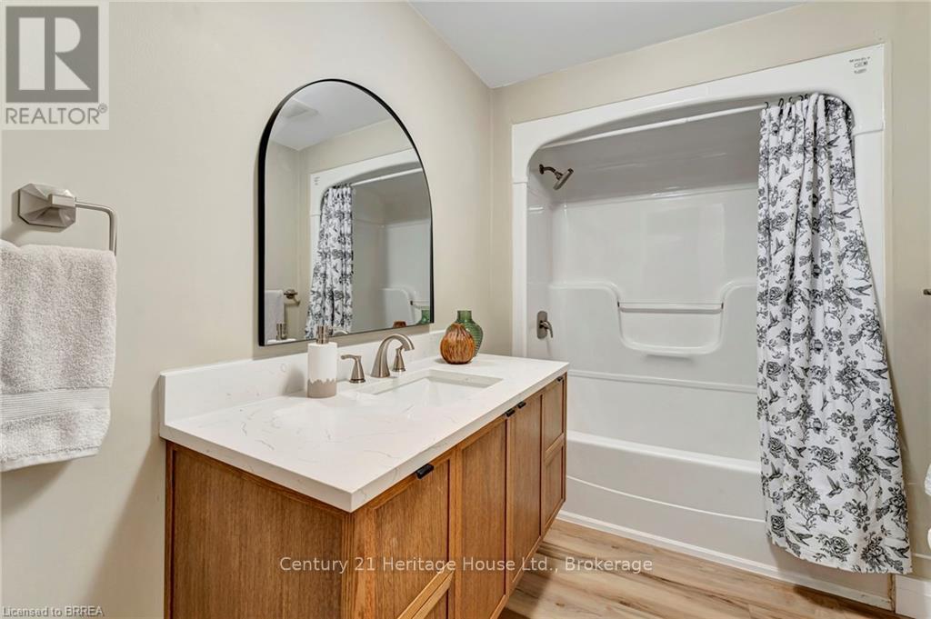 30 Douglas Street, Brantford, Ontario  N3T 0M6 - Photo 30 - X12260015