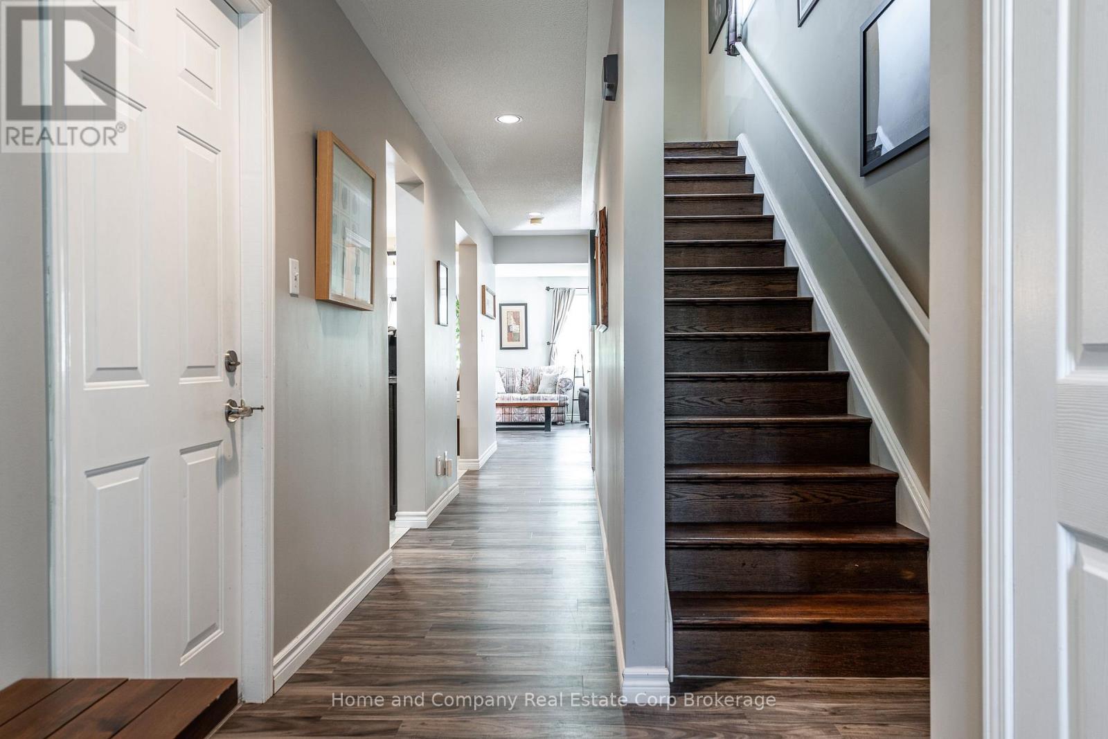 421 Greenwood Drive, Stratford, Ontario  N5A 7S7 - Photo 3 - X12260100