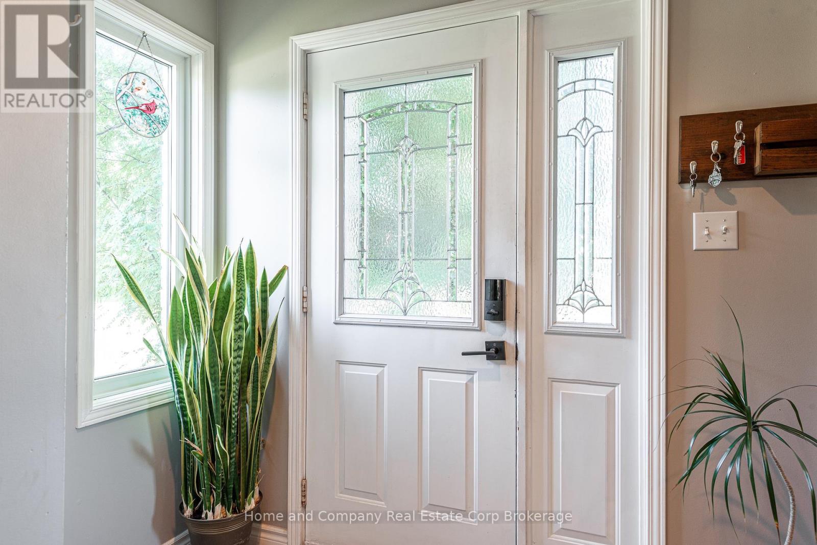 421 Greenwood Drive, Stratford, Ontario  N5A 7S7 - Photo 4 - X12260100