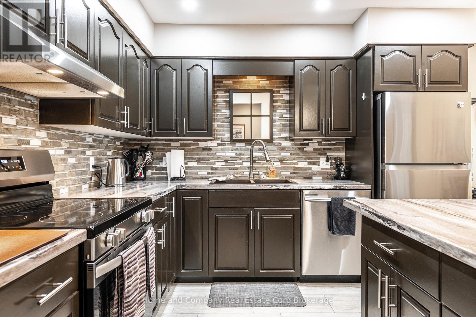 421 Greenwood Drive, Stratford, Ontario  N5A 7S7 - Photo 5 - X12260100