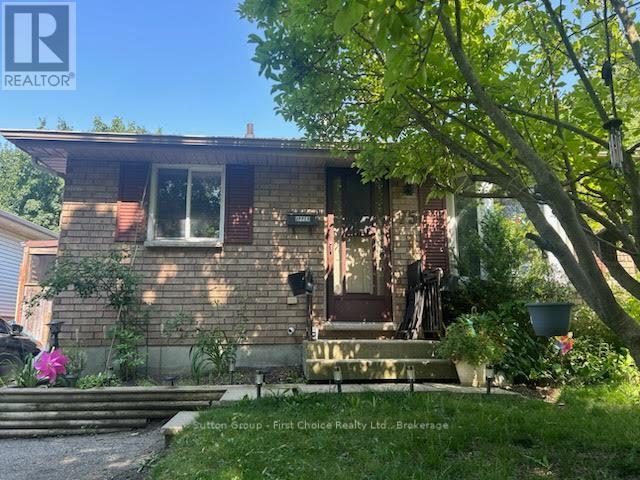 75 Cleveland Place, London South, Ontario  N5Z 4T5 - Photo 1 - X12260125