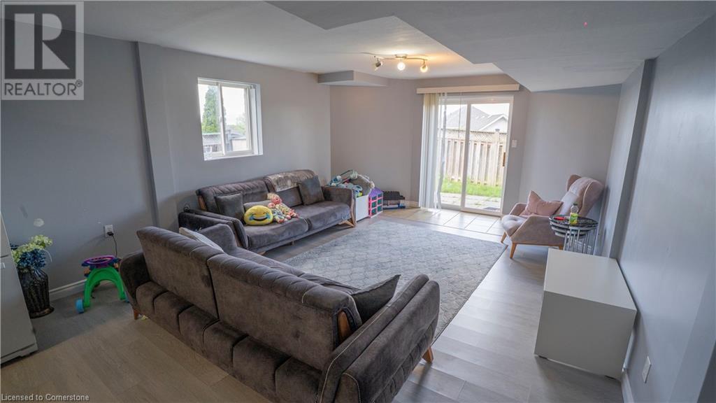 53 Sandwell Court W, Kitchener, Ontario  N2A 4H9 - Photo 25 - 40747616