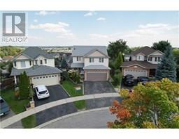53 SANDWELL Court W, Kitchener, Ontario