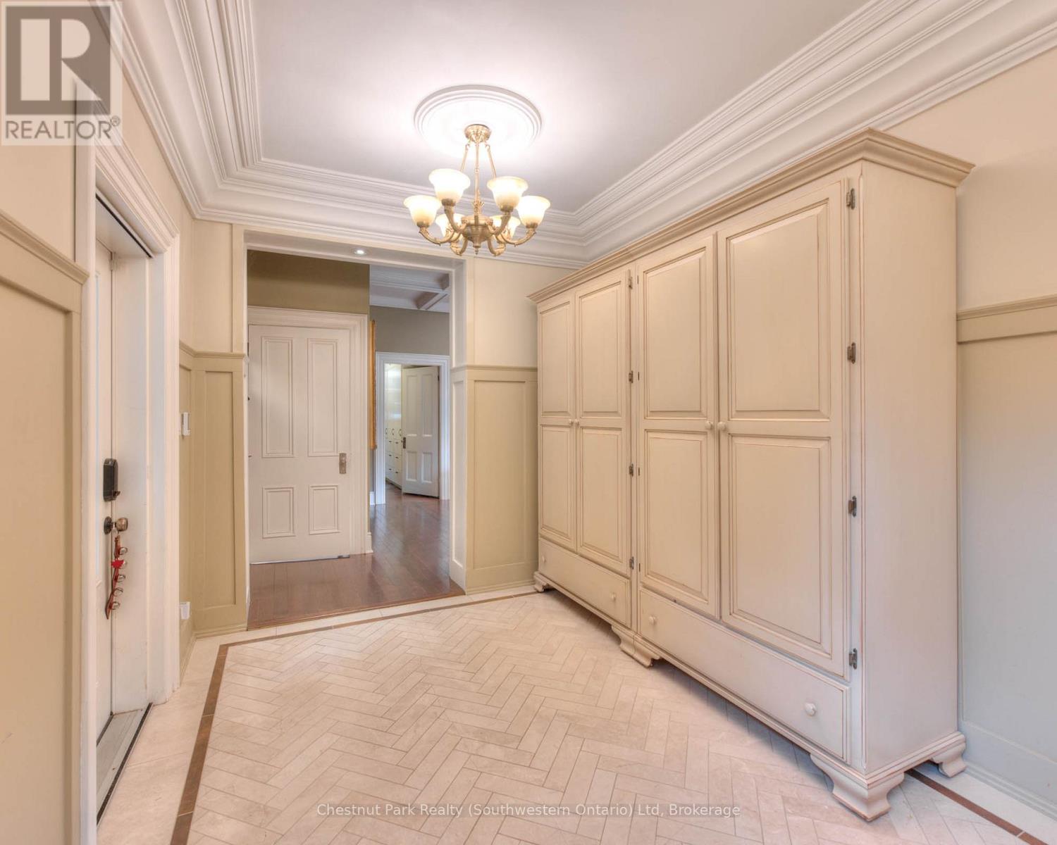 76 Queen Street, Guelph, Ontario  N1E 4R8 - Photo 16 - X12260262