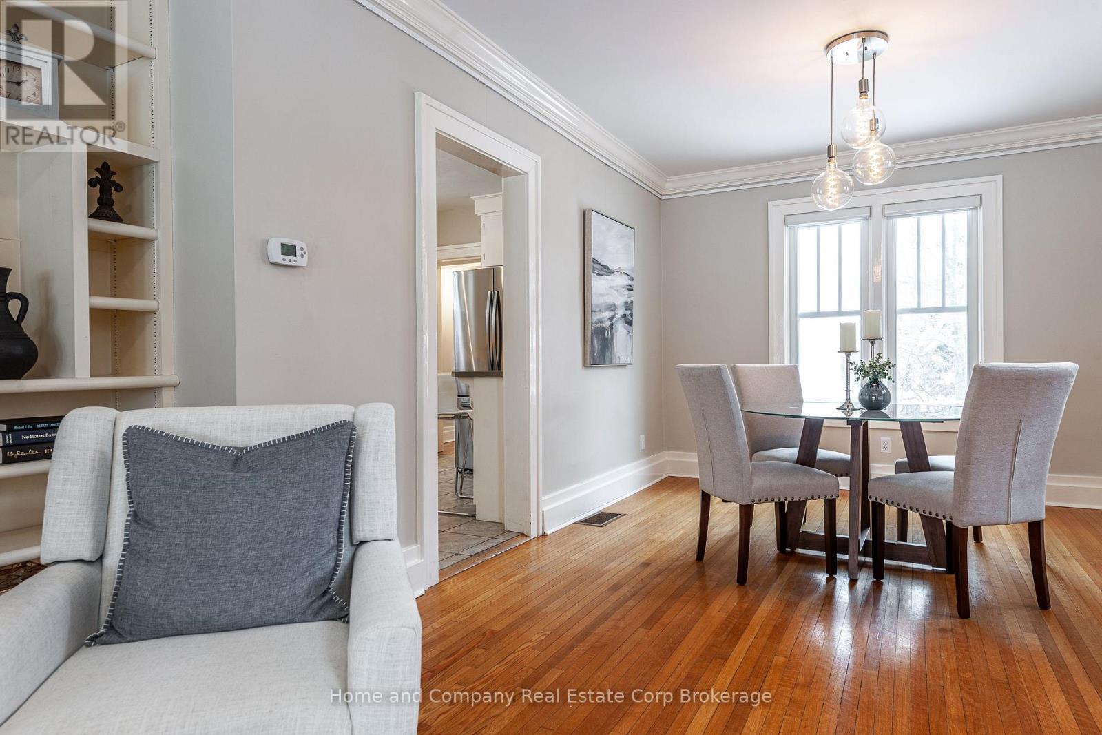 211 Douglas Street, Stratford, Ontario  N5A 5P8 - Photo 10 - X12260308