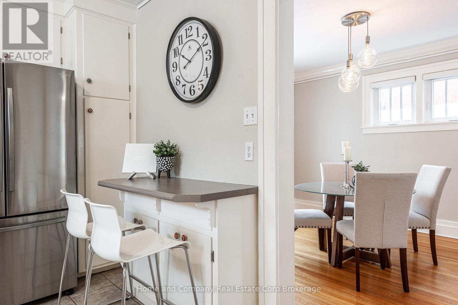 211 Douglas Street, Stratford, Ontario  N5A 5P8 - Photo 12 - X12260308