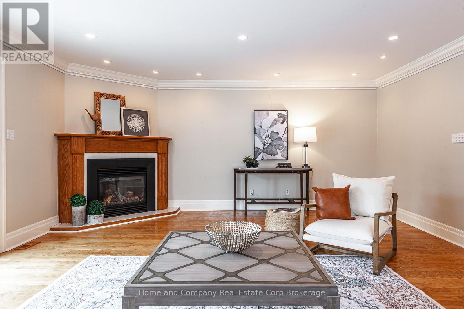 211 Douglas Street, Stratford, Ontario  N5A 5P8 - Photo 17 - X12260308