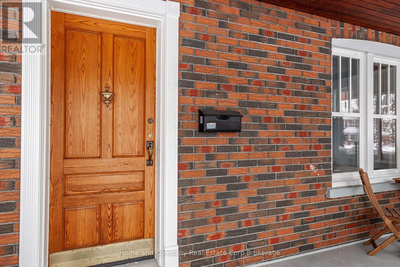 211 Douglas Street, Stratford, Ontario  N5A 5P8 - Photo 2 - X12260308