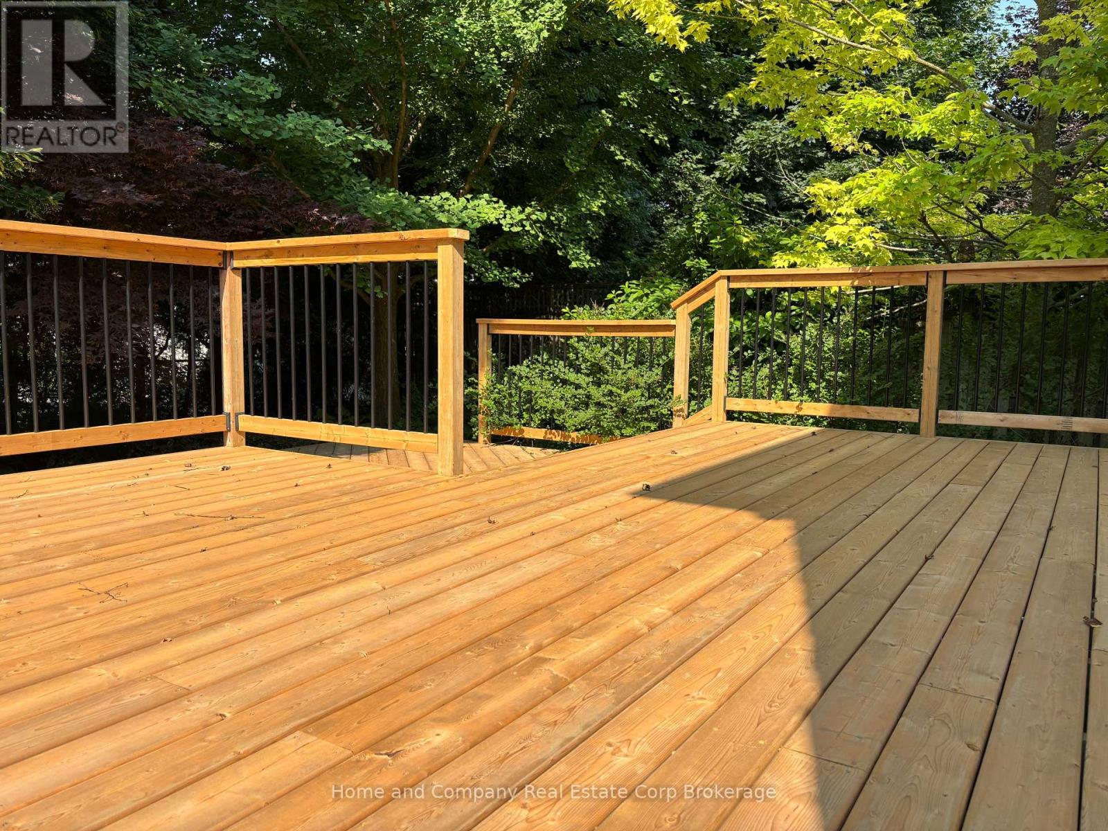 211 Douglas Street, Stratford, Ontario  N5A 5P8 - Photo 41 - X12260308