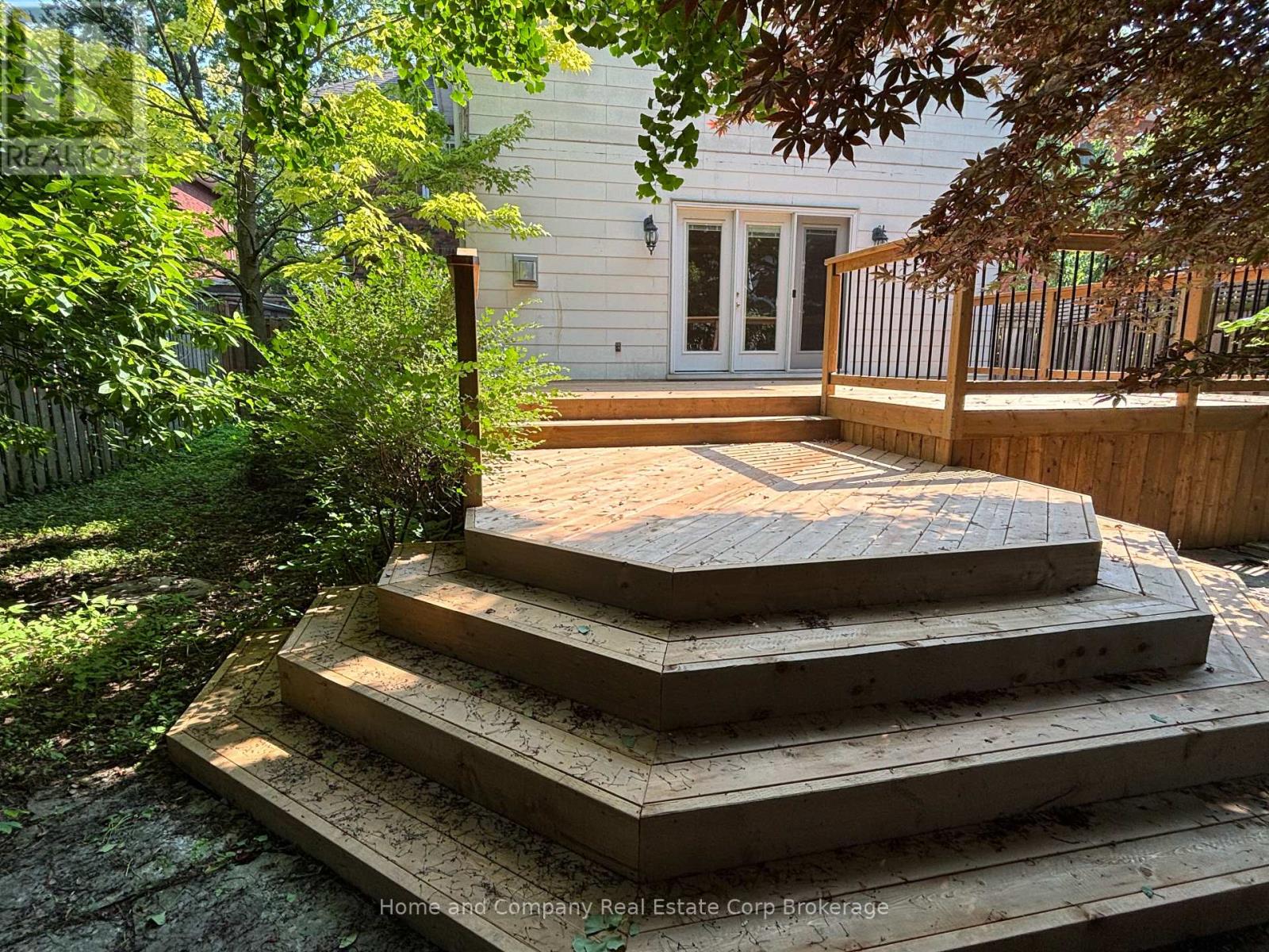 211 Douglas Street, Stratford, Ontario  N5A 5P8 - Photo 42 - X12260308