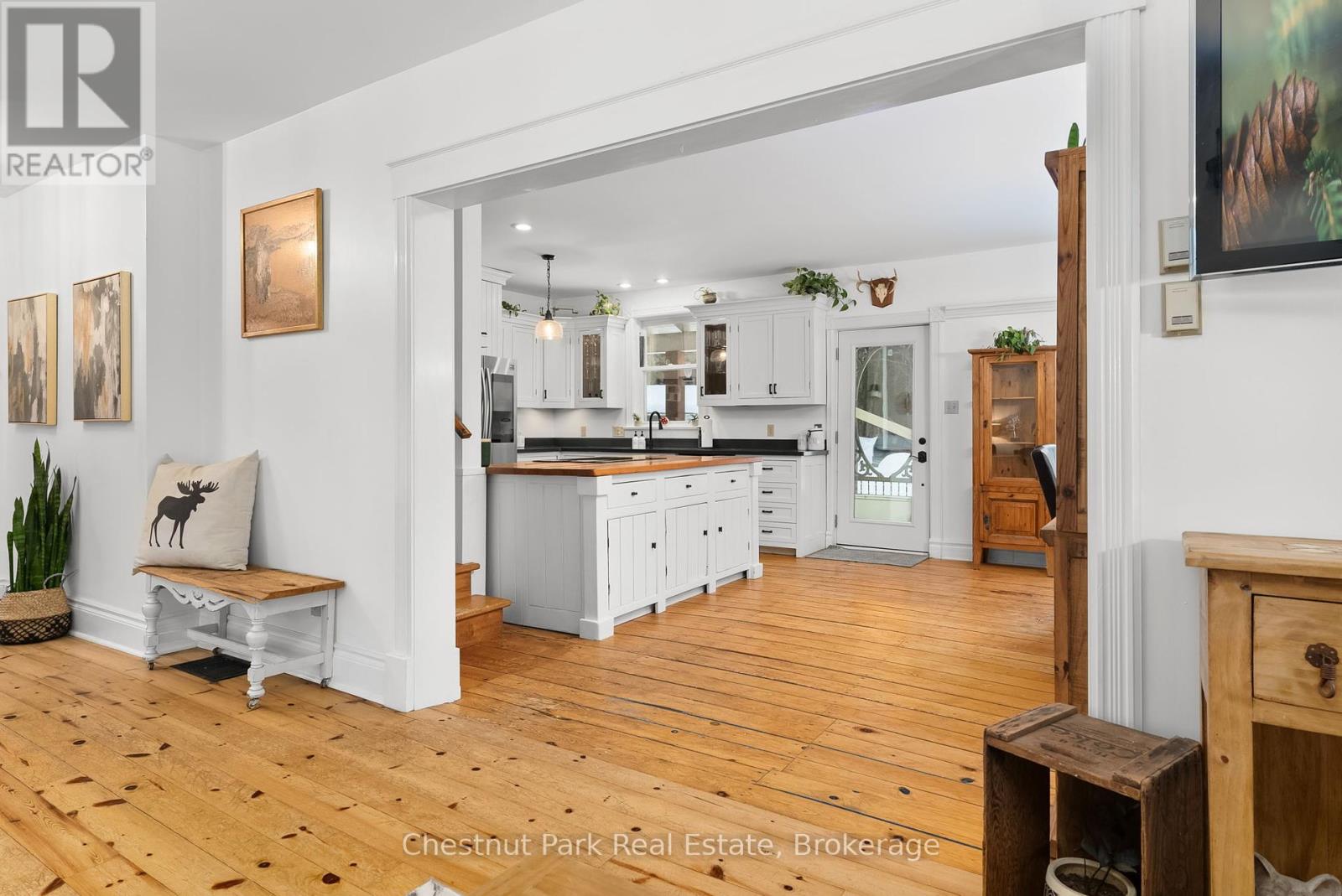 1236 Butter & Egg Road, Muskoka Lakes, Ontario  P1L 1X4 - Photo 6 - X12260460