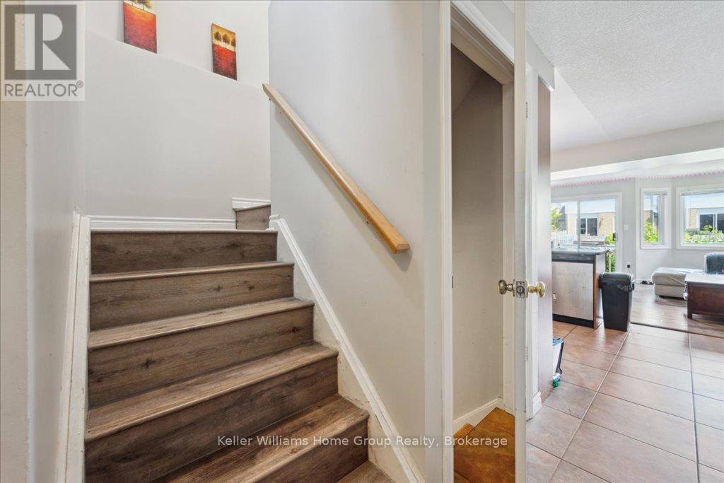 92 Rodgers Road, Guelph, Ontario  N1G 4Z5 - Photo 10 - X12260796