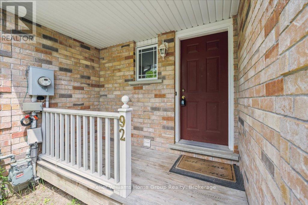 92 Rodgers Road, Guelph, Ontario  N1G 4Z5 - Photo 3 - X12260796