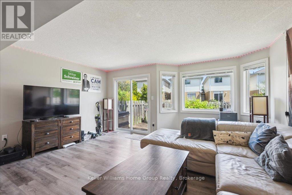 92 Rodgers Road, Guelph, Ontario  N1G 4Z5 - Photo 6 - X12260796