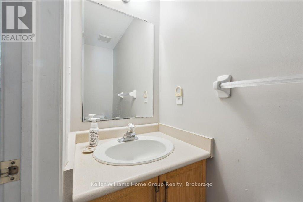 92 Rodgers Road, Guelph, Ontario  N1G 4Z5 - Photo 8 - X12260796