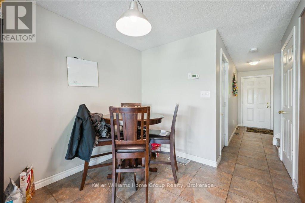 92 Rodgers Road, Guelph, Ontario  N1G 4Z5 - Photo 9 - X12260796