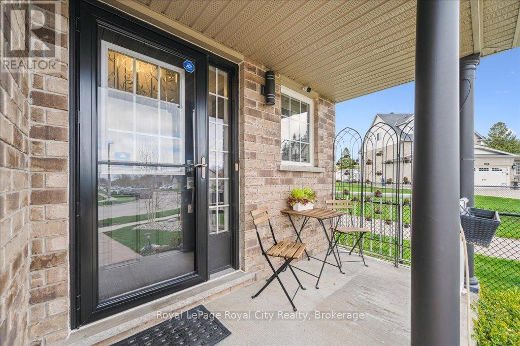 33 Bowen Drive, Guelph, Ontario  N1E 0C9 - Photo 7 - X12260934