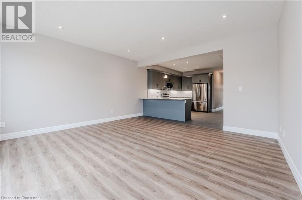 145 Dunnigan Drive, Kitchener, Ontario  N2B 3I7 - Photo 4 - 40747120