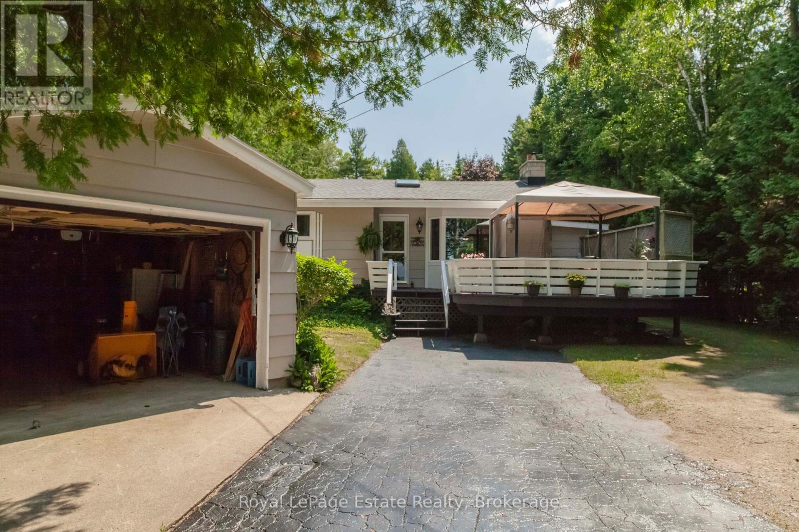 371 Bay Street, South Bruce Peninsula, Ontario  N0H 2T0 - Photo 15 - X12261246