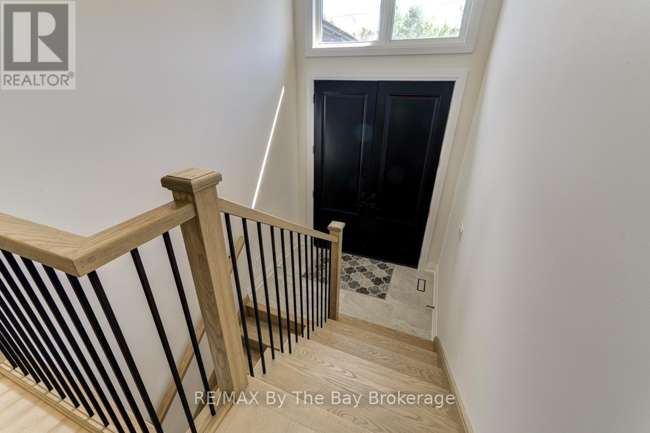 91 Summer View Avenue, Collingwood, Ontario  L9Y 3Z1 - Photo 4 - S12261353