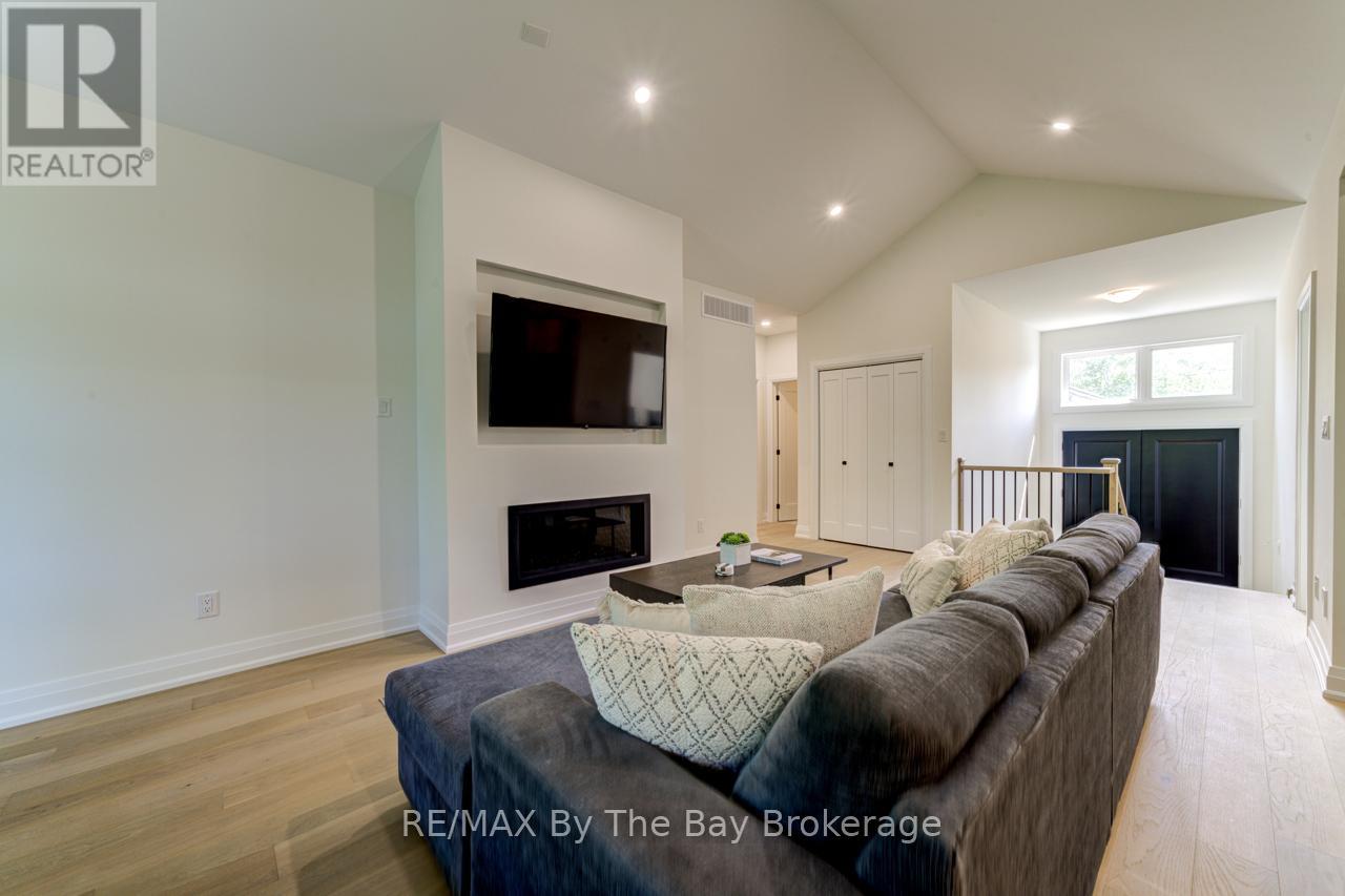 91 Summer View Avenue, Collingwood, Ontario  L9Y 3Z1 - Photo 7 - S12261353