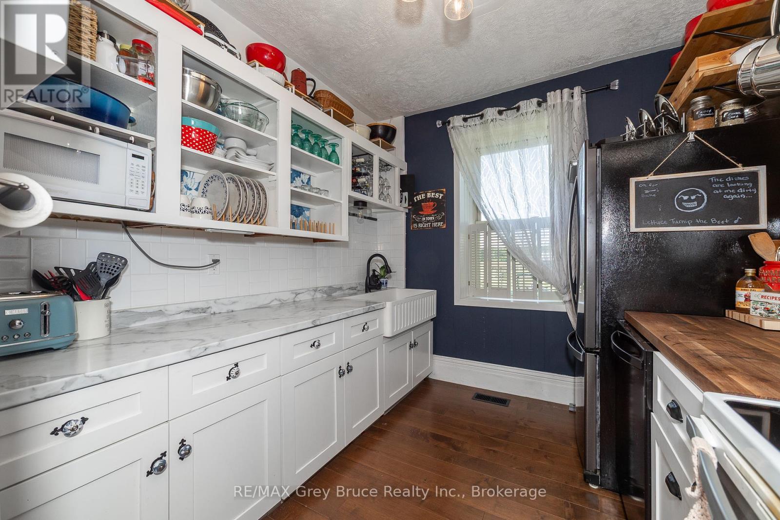 362404 Lindenwood Road, Georgian Bluffs, Ontario  N0H 2T0 - Photo 13 - X12261349