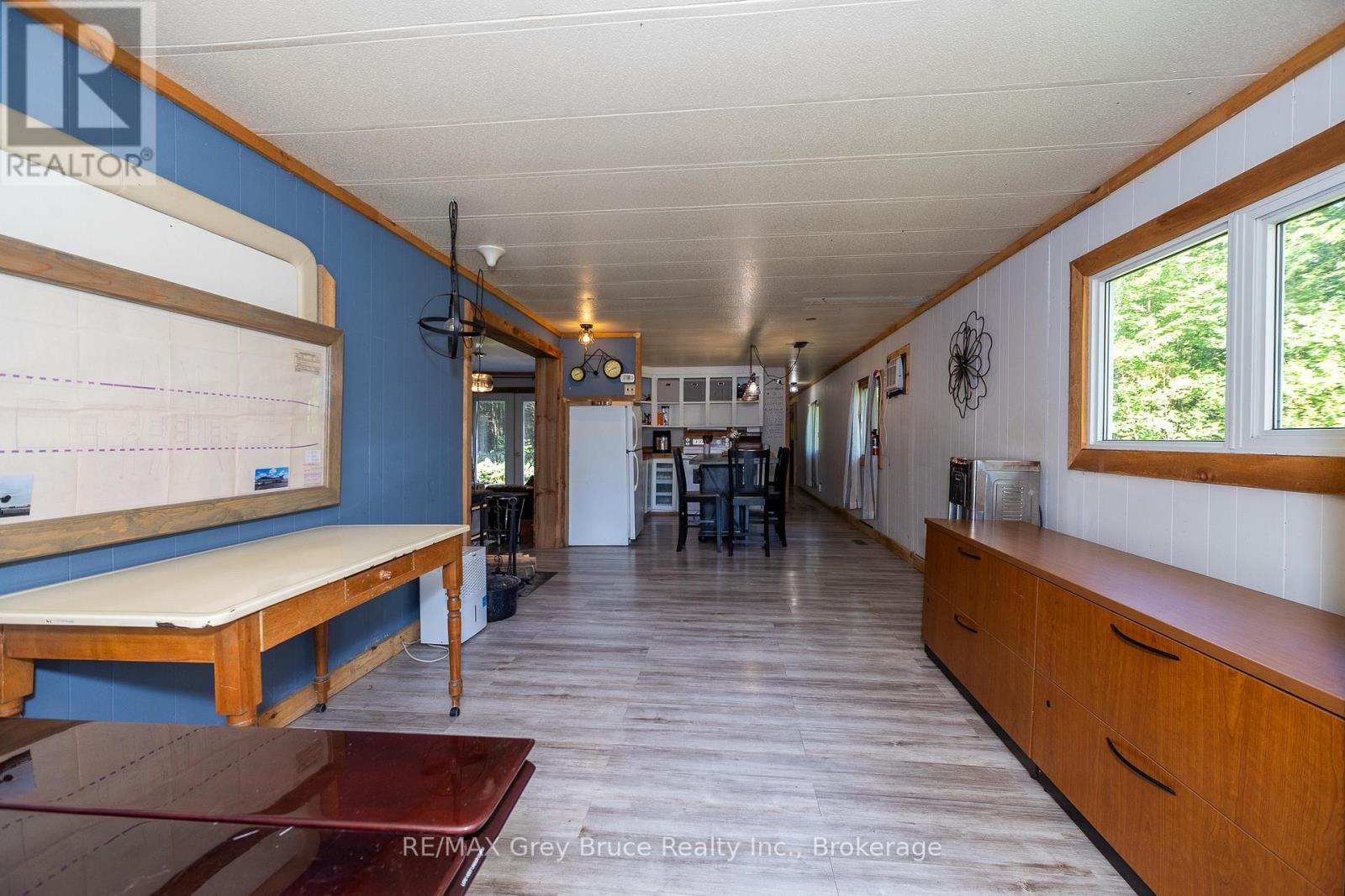 362404 Lindenwood Road, Georgian Bluffs, Ontario  N0H 2T0 - Photo 26 - X12261349