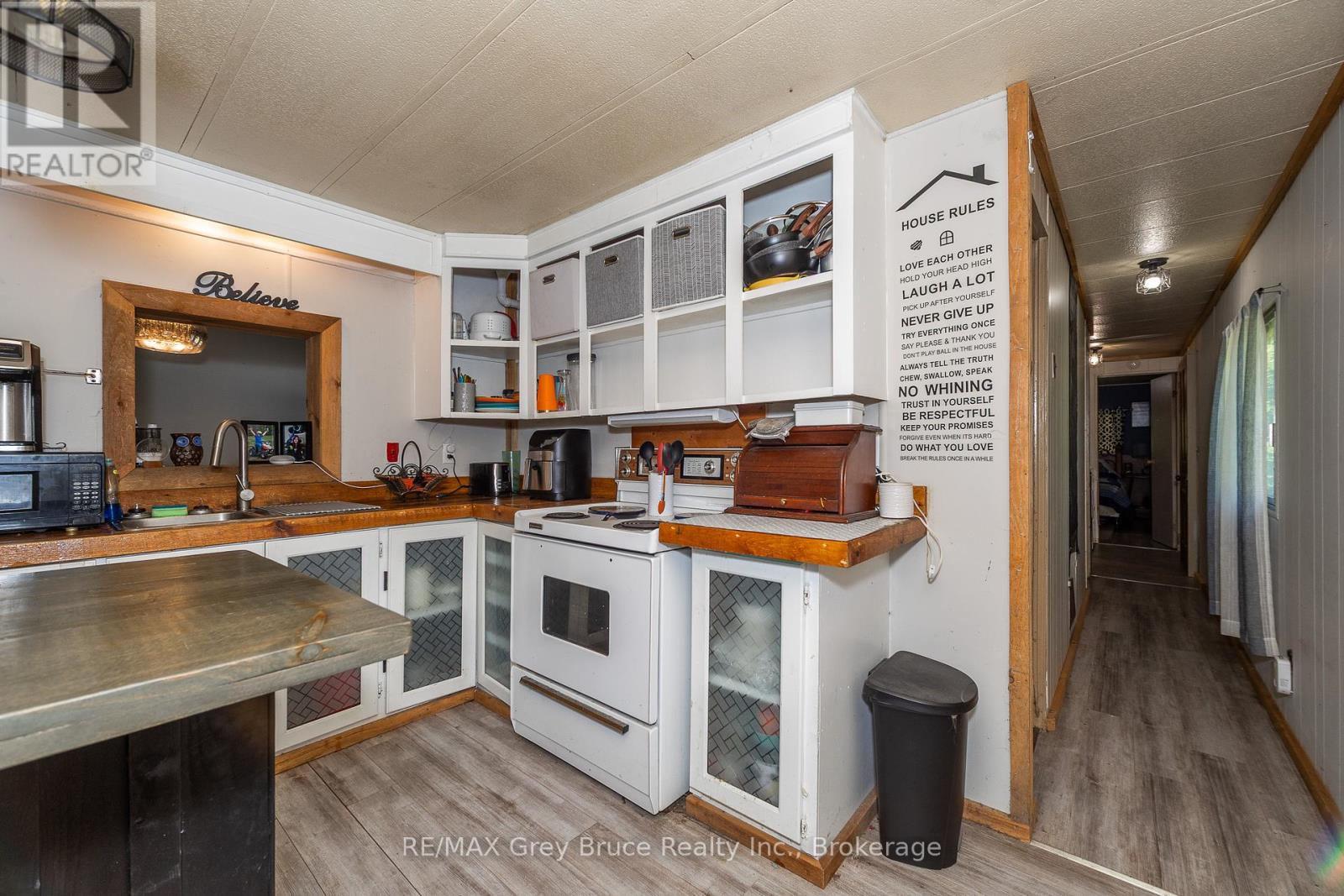 362404 Lindenwood Road, Georgian Bluffs, Ontario  N0H 2T0 - Photo 29 - X12261349