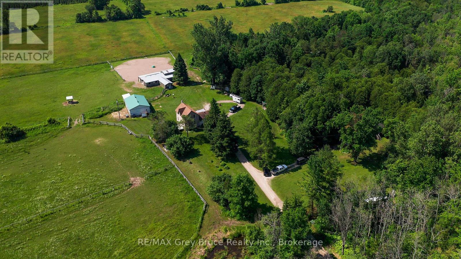362404 Lindenwood Road, Georgian Bluffs, Ontario  N0H 2T0 - Photo 38 - X12261349
