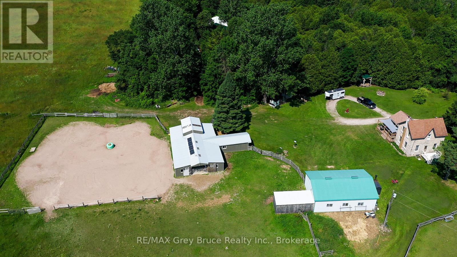 362404 Lindenwood Road, Georgian Bluffs, Ontario  N0H 2T0 - Photo 39 - X12261349