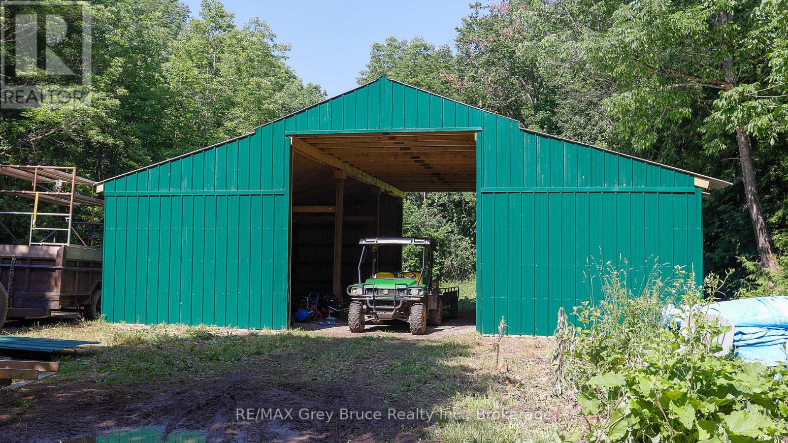 362404 Lindenwood Road, Georgian Bluffs, Ontario  N0H 2T0 - Photo 40 - X12261349