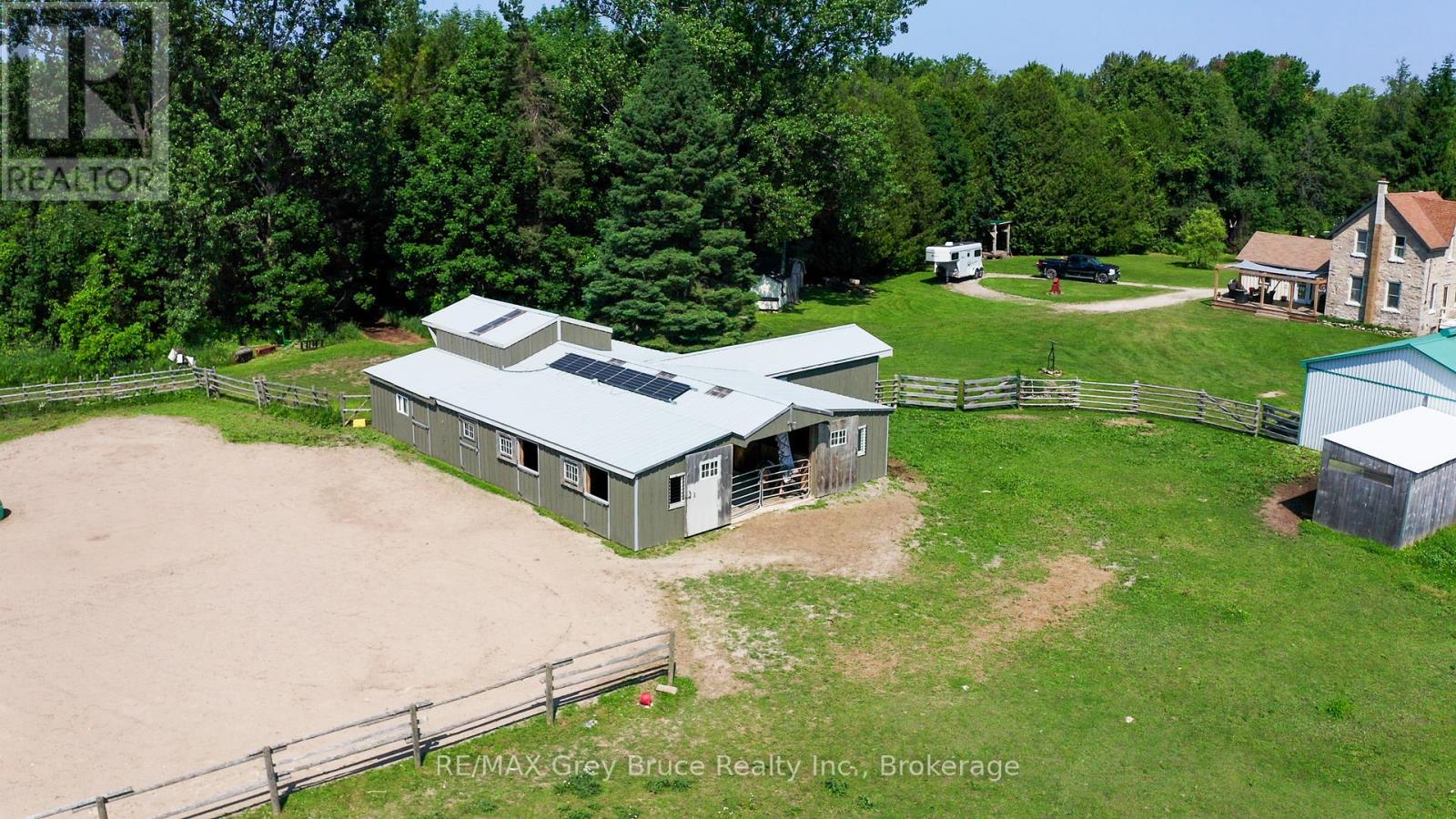 362404 Lindenwood Road, Georgian Bluffs, Ontario  N0H 2T0 - Photo 44 - X12261349