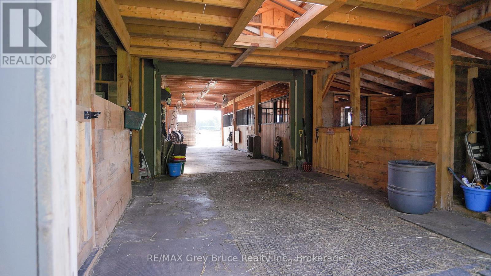 362404 Lindenwood Road, Georgian Bluffs, Ontario  N0H 2T0 - Photo 46 - X12261349
