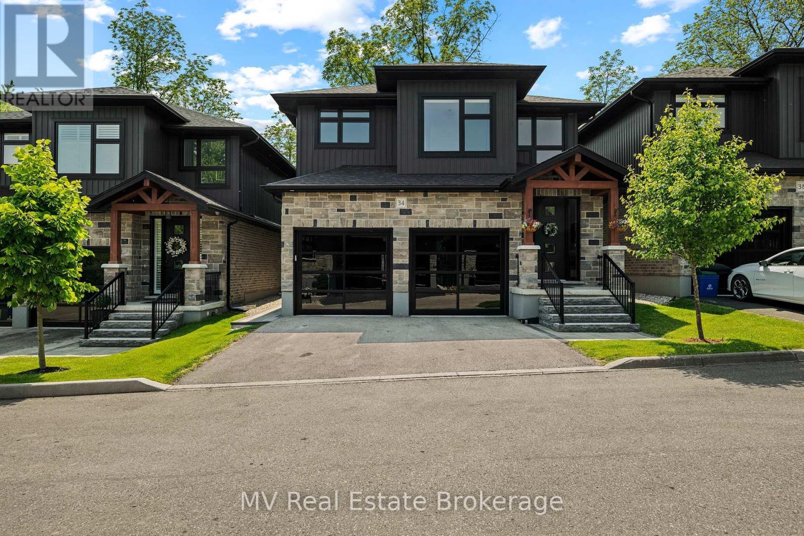 34 CREEKSIDE TERRACE PRIVATE, Centre Wellington, Ontario