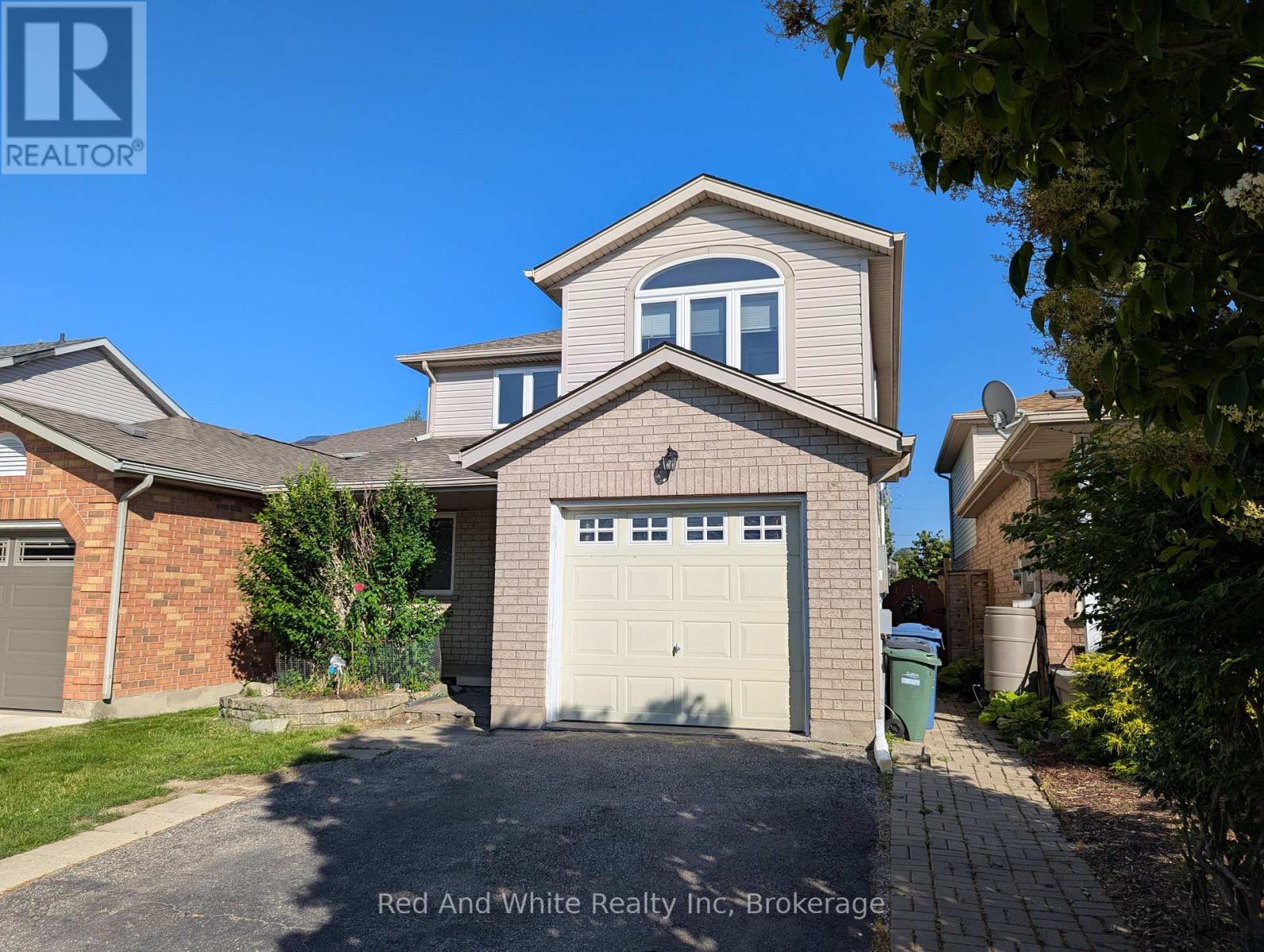 129 Doyle Drive, Guelph, Ontario  N1G 5B4 - Photo 2 - X12261377