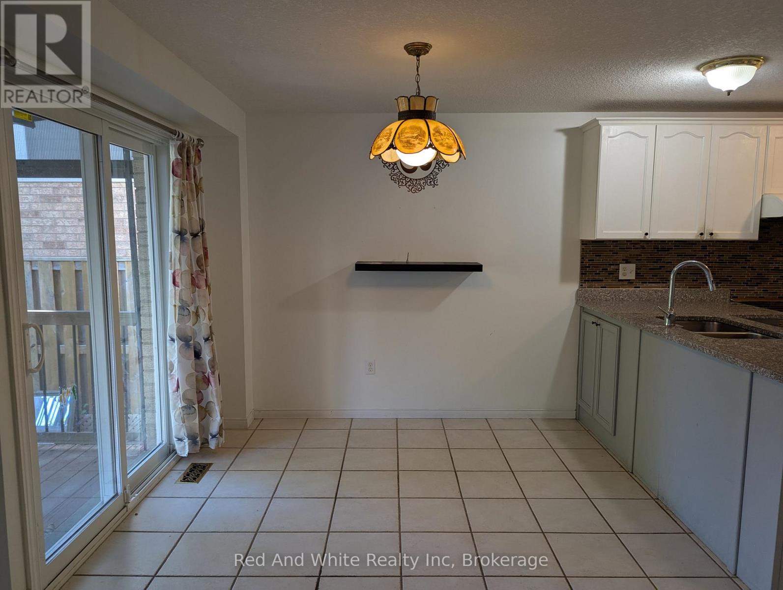 129 Doyle Drive, Guelph, Ontario  N1G 5B4 - Photo 7 - X12261377
