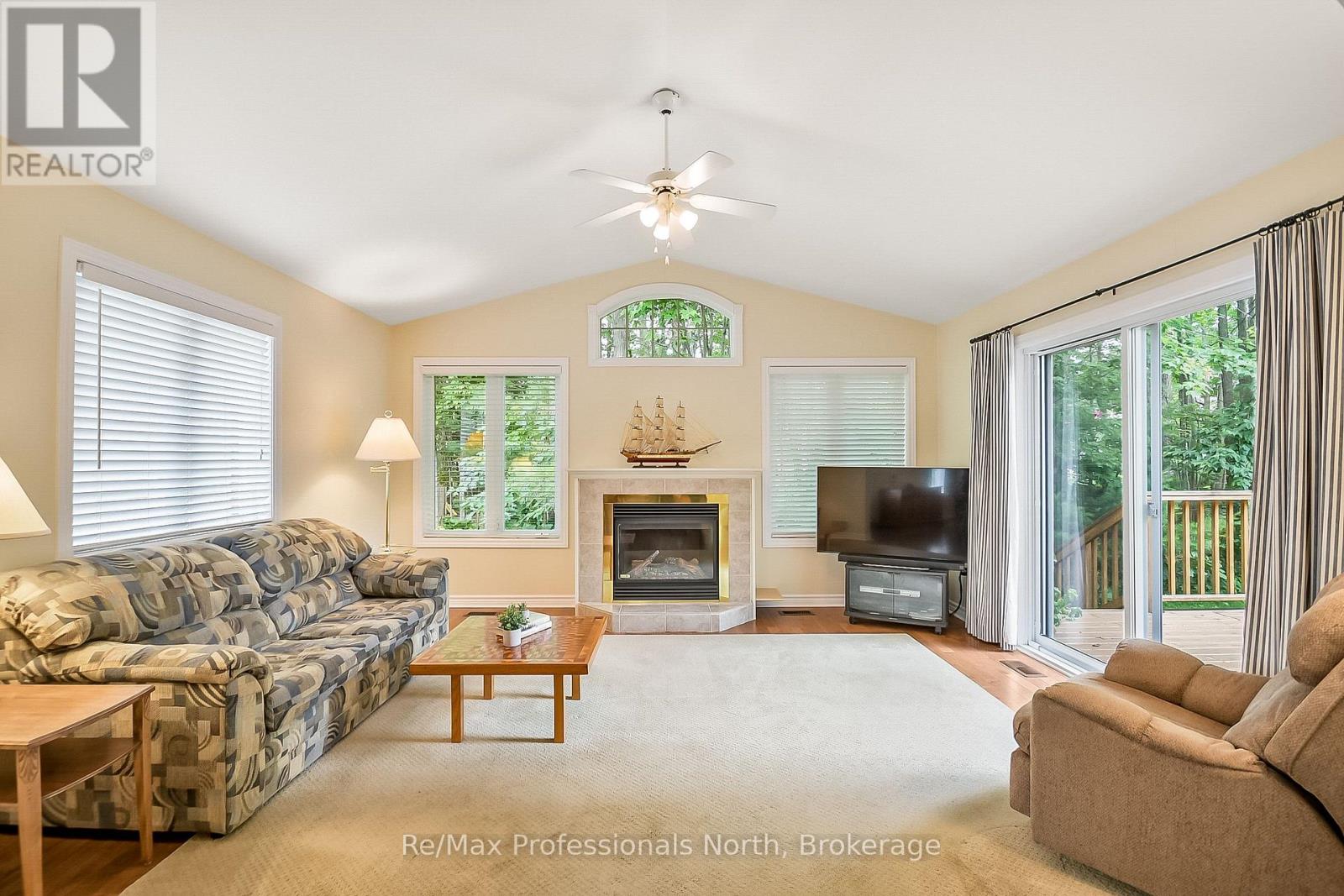 136 Hedgewood Lane, Gravenhurst, Ontario  P1P 1Z4 - Photo 11 - X12261745