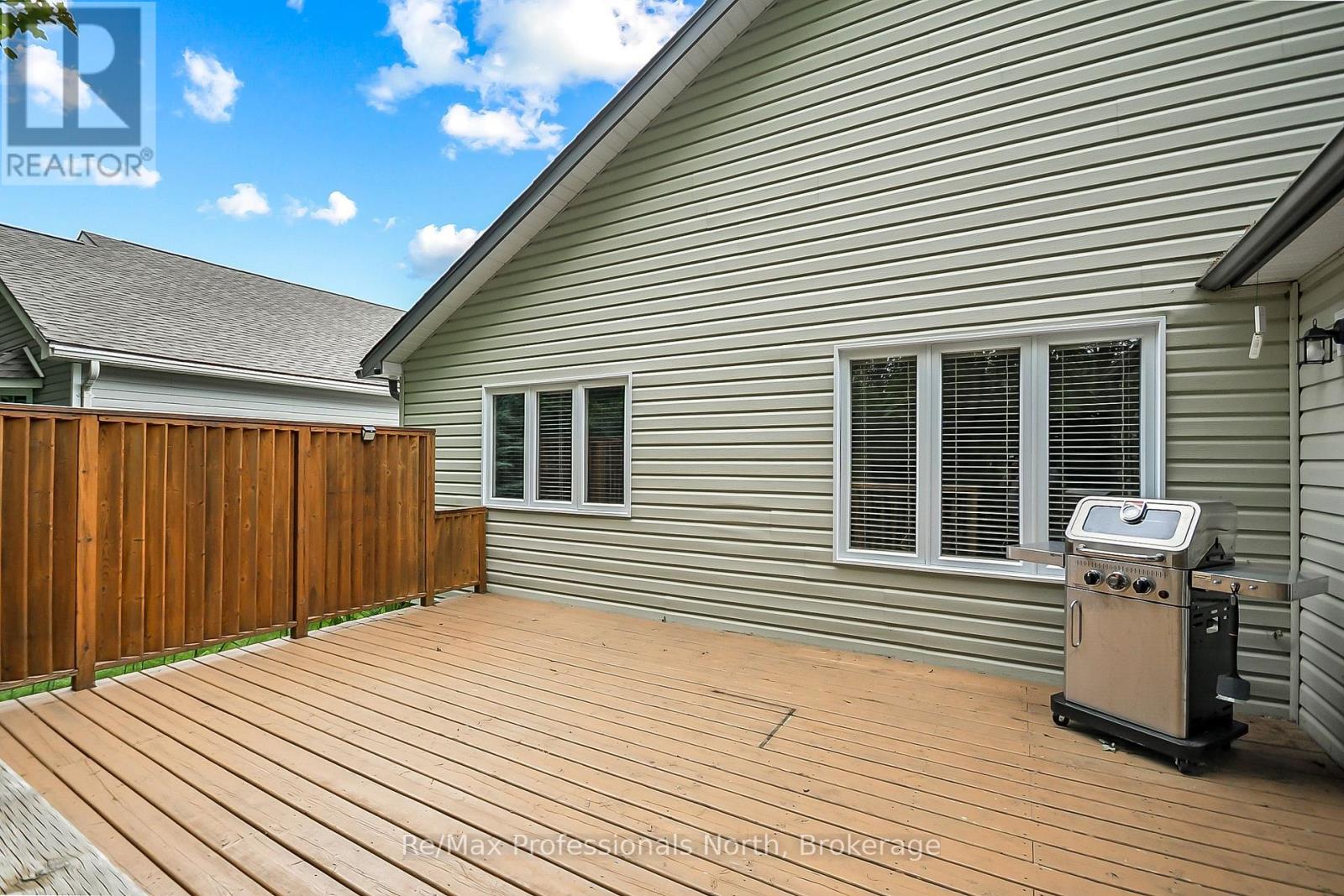 136 Hedgewood Lane, Gravenhurst, Ontario  P1P 1Z4 - Photo 12 - X12261745