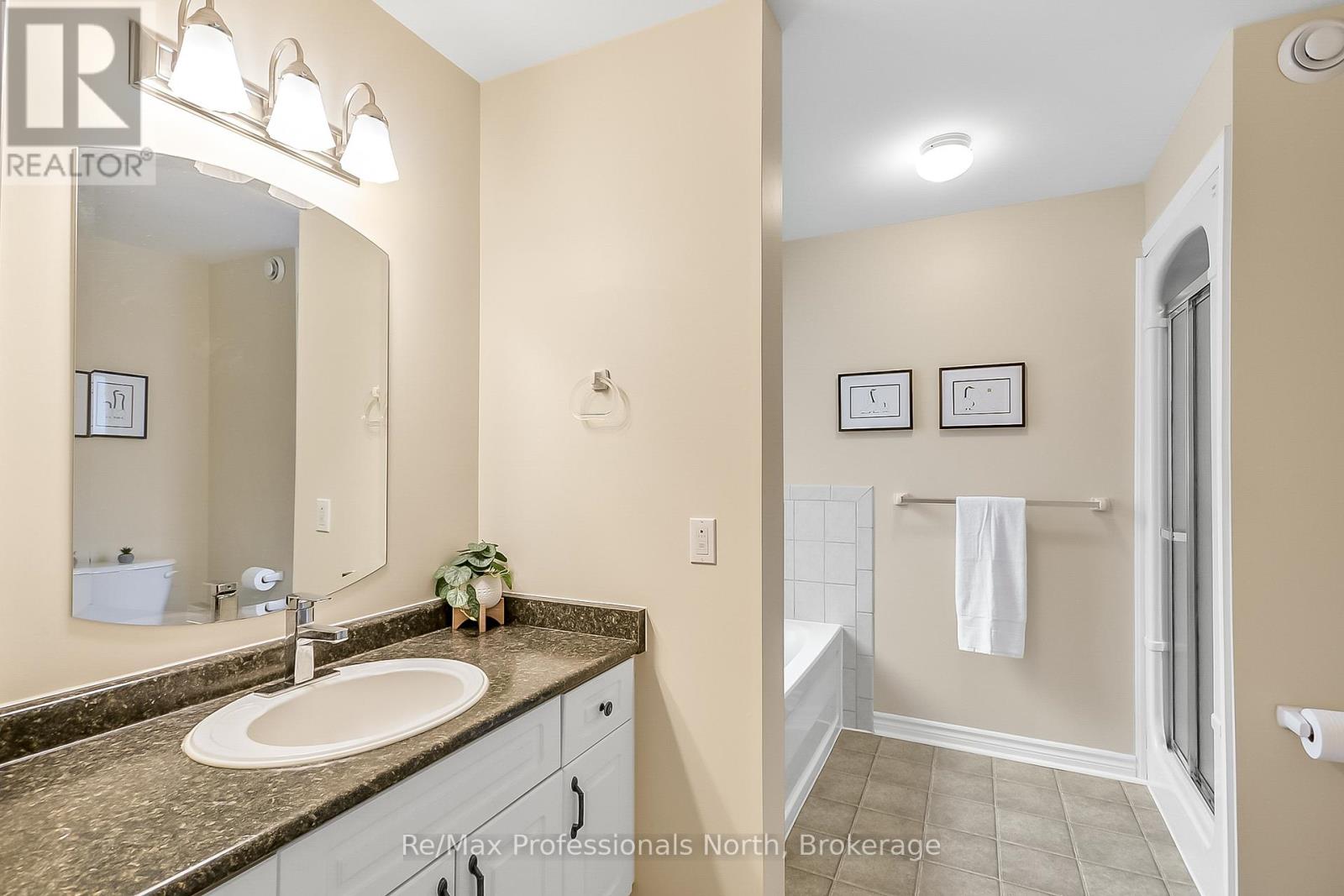136 Hedgewood Lane, Gravenhurst, Ontario  P1P 1Z4 - Photo 22 - X12261745