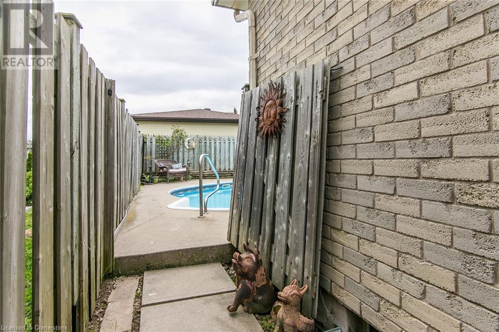 586 Drummerhill Crescent, Waterloo, Ontario  N2T 1G4 - Photo 48 - 40747636