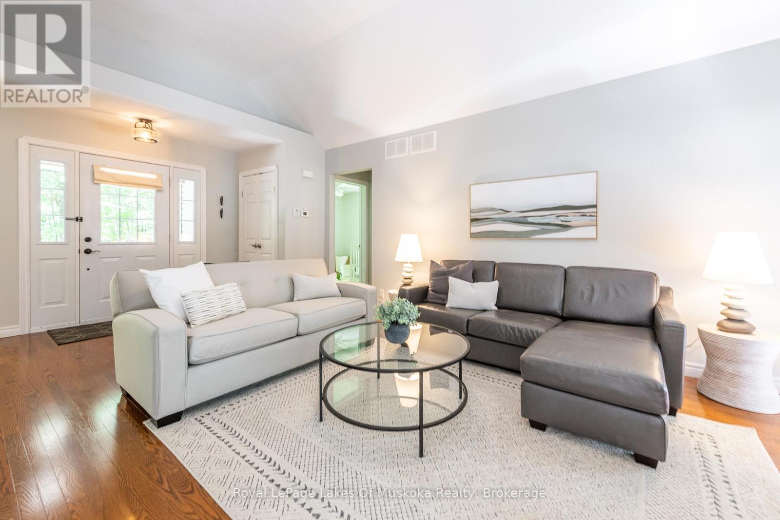 1601 Skyline Drive, Huntsville, Ontario  P1H 1A5 - Photo 6 - X12261893