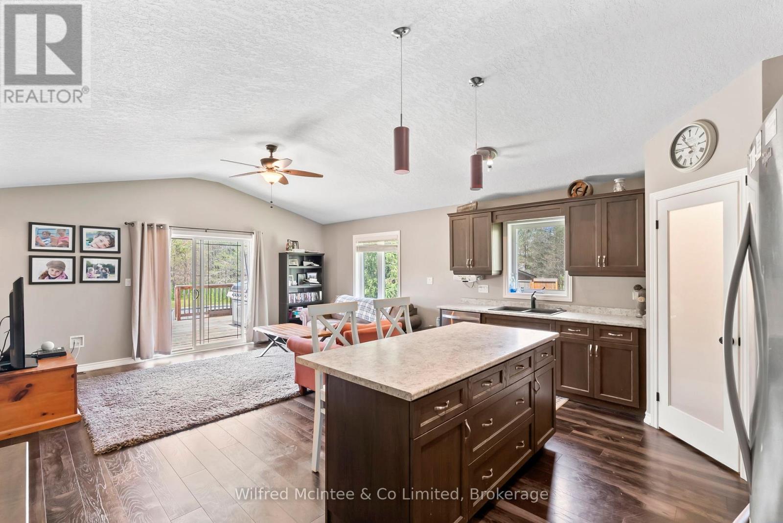 201 Hutton Hill Road, West Grey, Ontario  N0G 1R0 - Photo 7 - X12261964